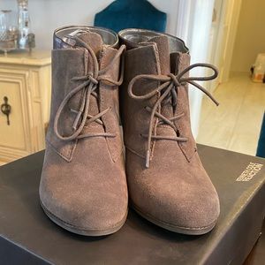 Kenneth Cole Reaction Booties NWOT
